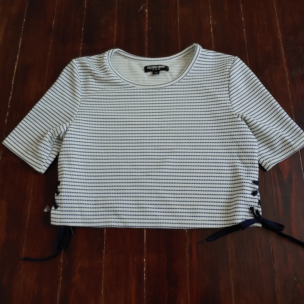 Laced Crop Top - Picture 2 of 2